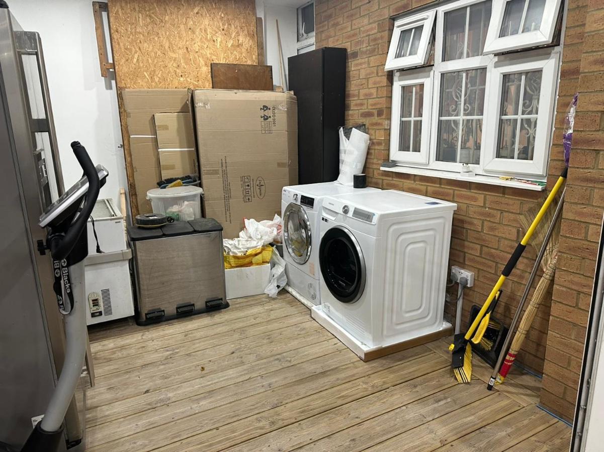 Tran Homestay London Exterior photo